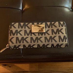 Black Michael Kors Wallet